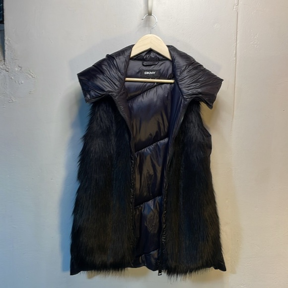 DKNY New Condition Puffer Vest Fur Front Full Collar Beautiful -XS-#0041 - Picture 3 of 11